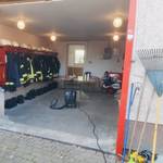 Blick auf die Ausrüstungsgegenstände der Feuerwehrleute