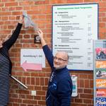 Enthüllung der kleinen Gedenktafel