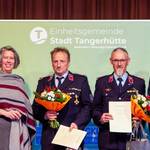 Gruppenbild mit Ministerin Dr. Tamara Zieschang, den Kameraden Thomas Lemme und Thomas Rudel, Bürgermeister Andreas Brohm und Gemeindewehrleiter Marcel Franke