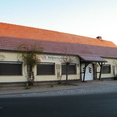 Außenansicht des Dorfgemeinschaftshauses in Weißewarte