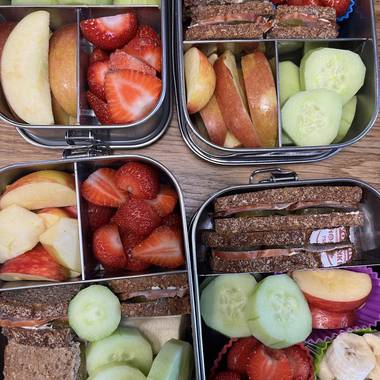 wiederverwendbare Box mit gesundem Frühstück