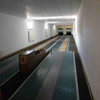 Innenansicht der Kegelbahn in Demker