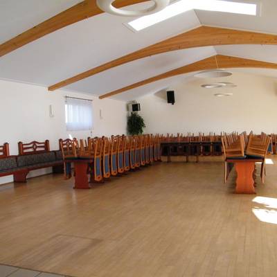 Innenaufnahme des Saals im Dorfgemeinschaftshauses in Windberge